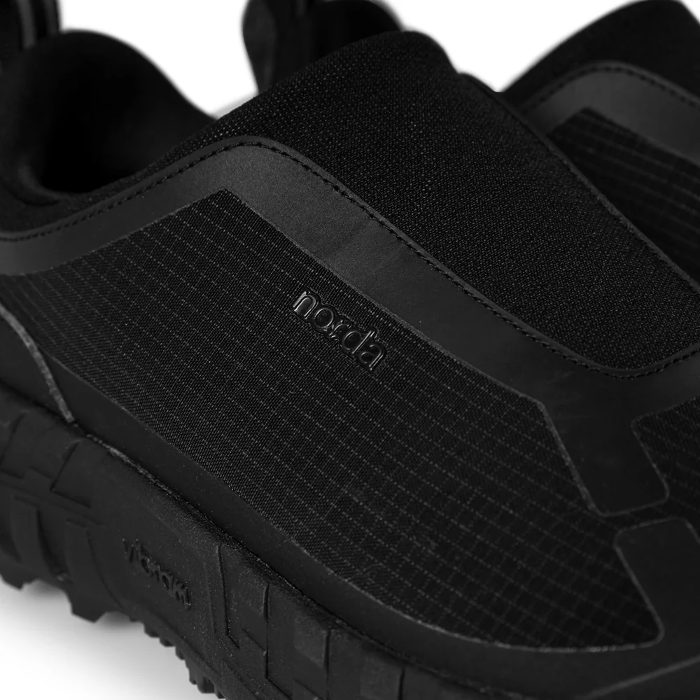 003 | Pitch Black - Image 4