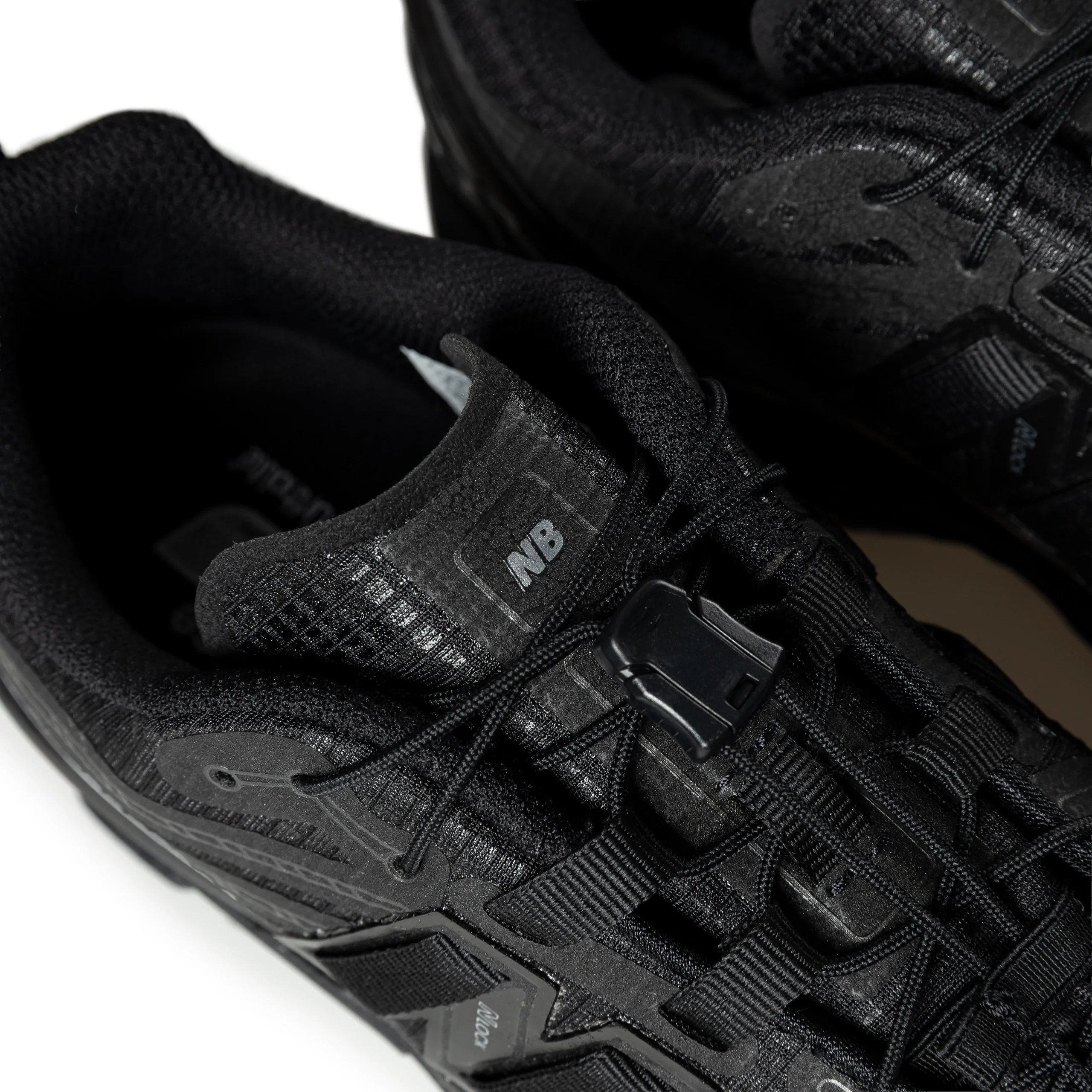 1906R | Black Dark Silver Metallic - Image 4