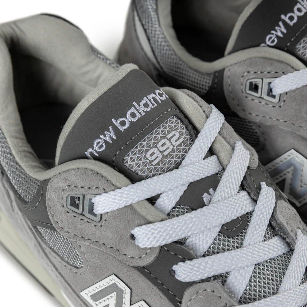 992 Made in USA | Grey Silver Metalic - Image 4