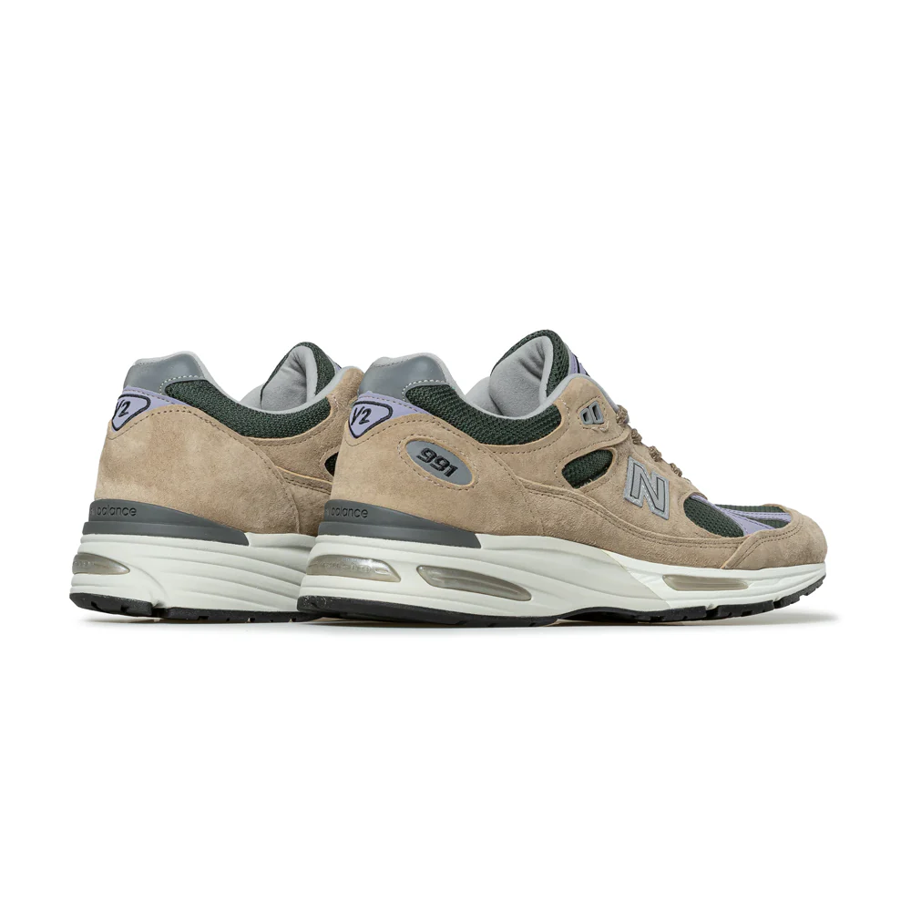 MADE in UK 991v2 | Cement - Image 3