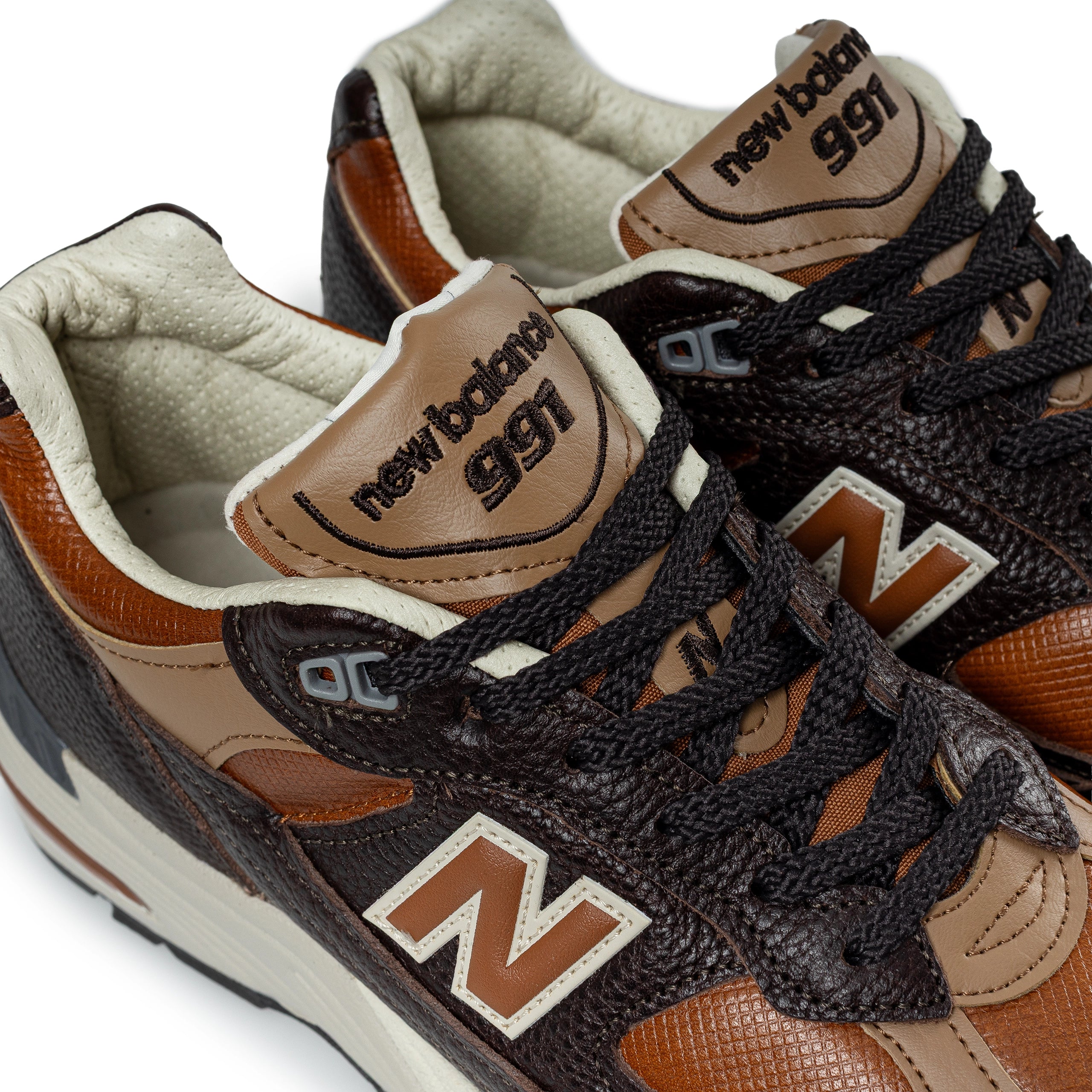 MADE in UK 991v2 | Chocolate Plum - Image 4