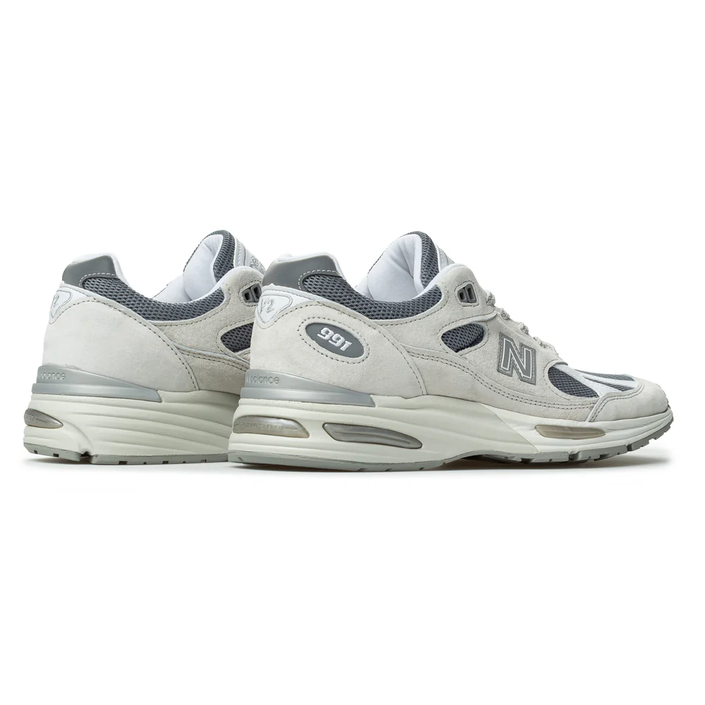 MADE in UK 991v2 | Cool Grey - Image 3