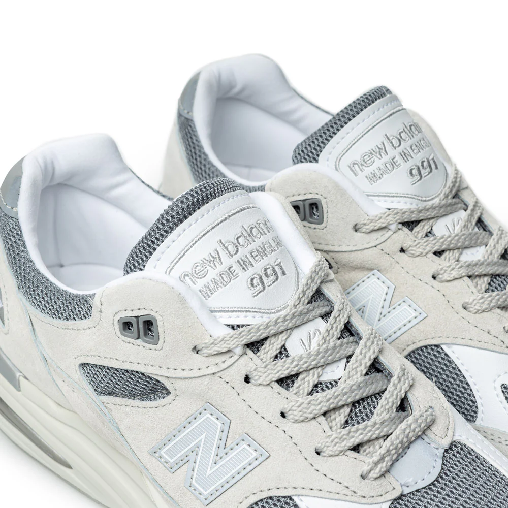 MADE in UK 991v2 | Cool Grey - Image 4