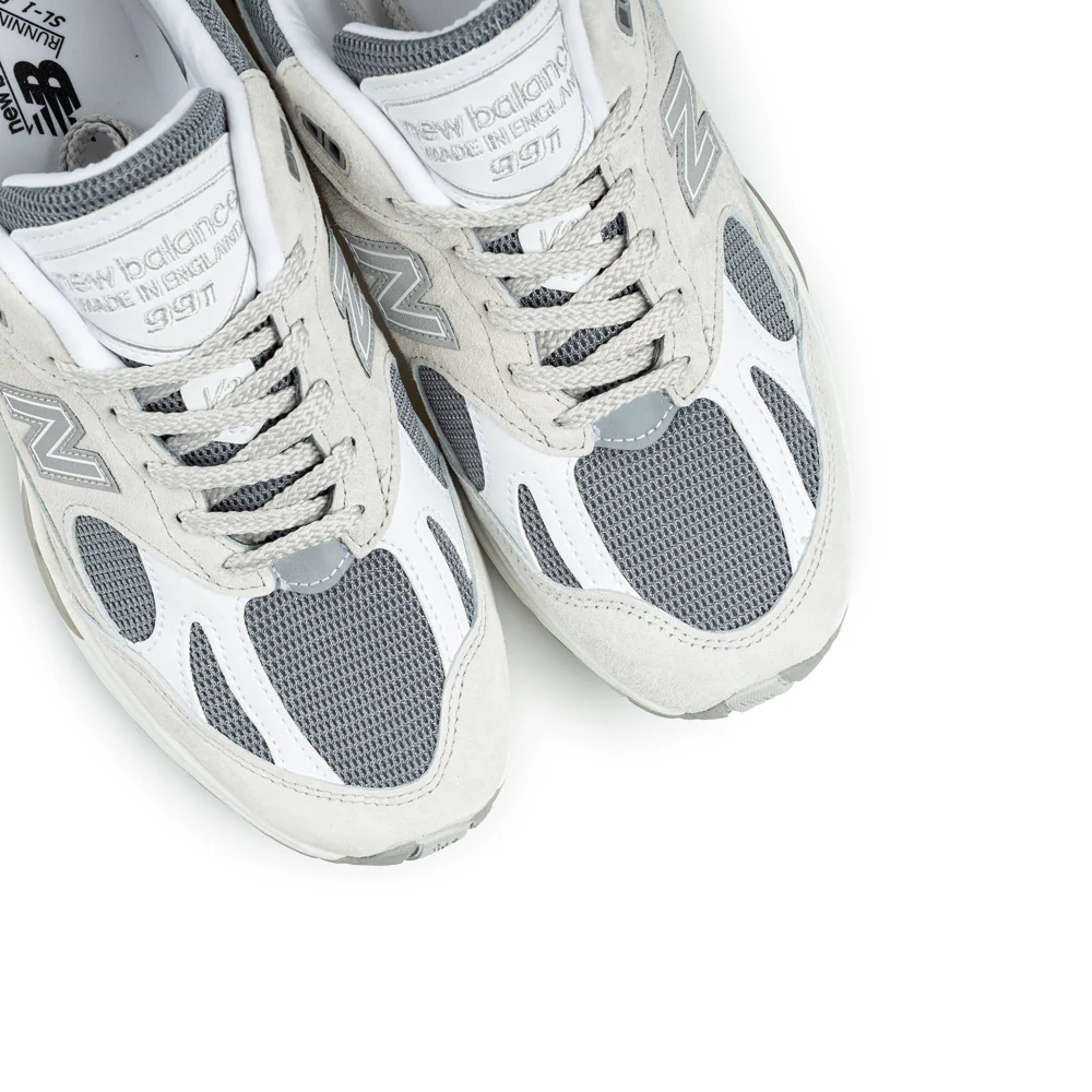 MADE in UK 991v2 | Cool Grey - Image 5
