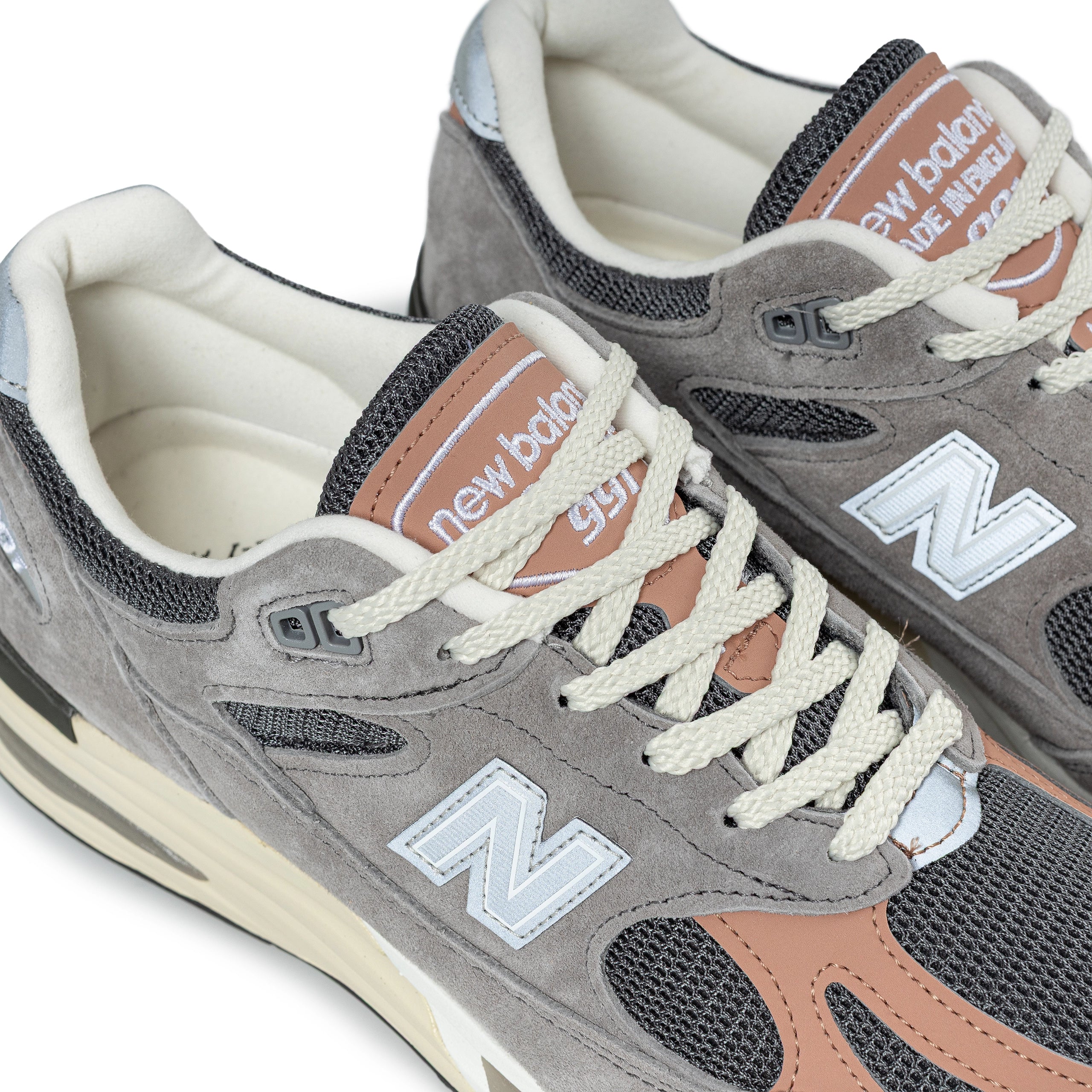 MADE in UK 991v2 | Grey Salmon - Image 4