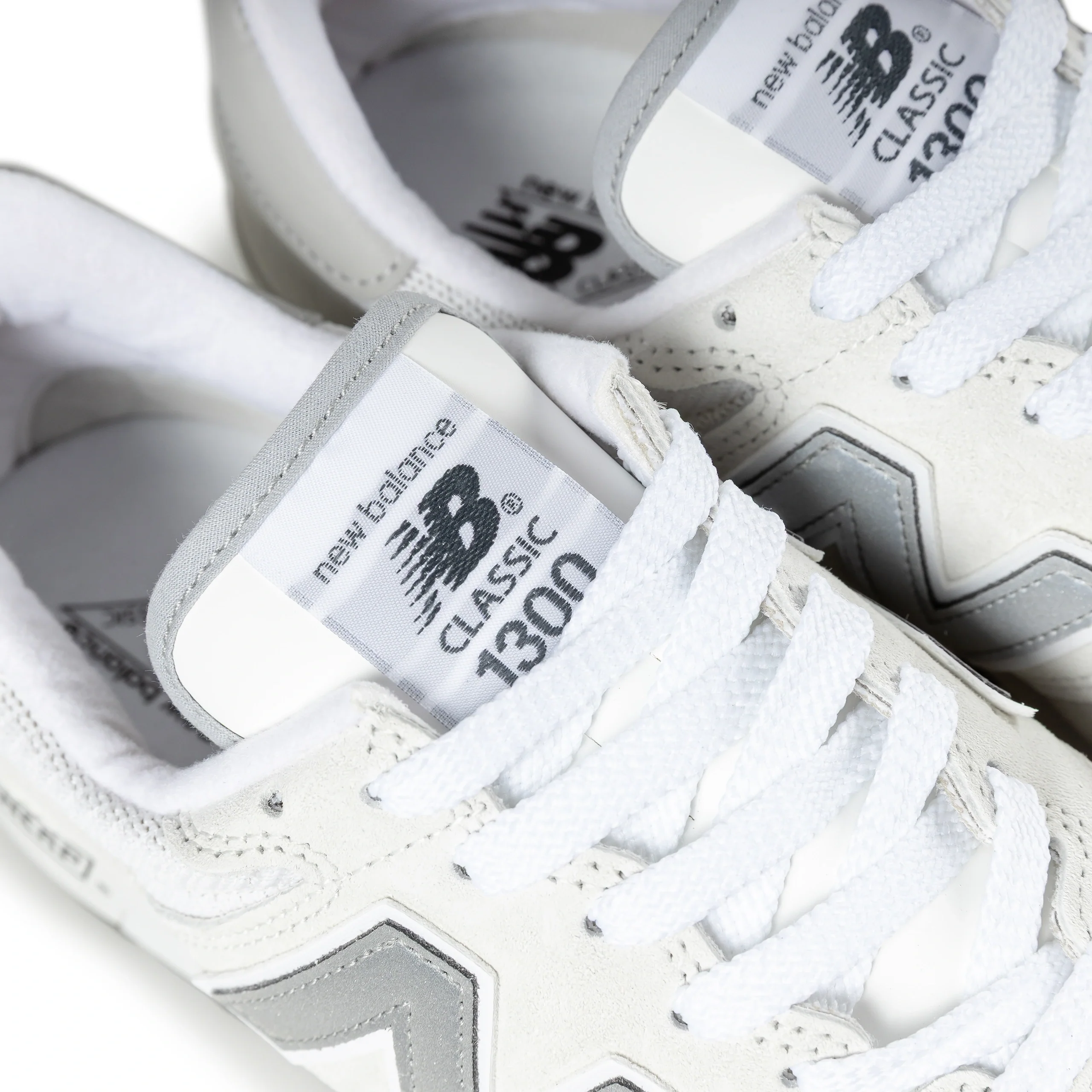 Made in USA 1300WH | Reflection White Raincloud - Image 4