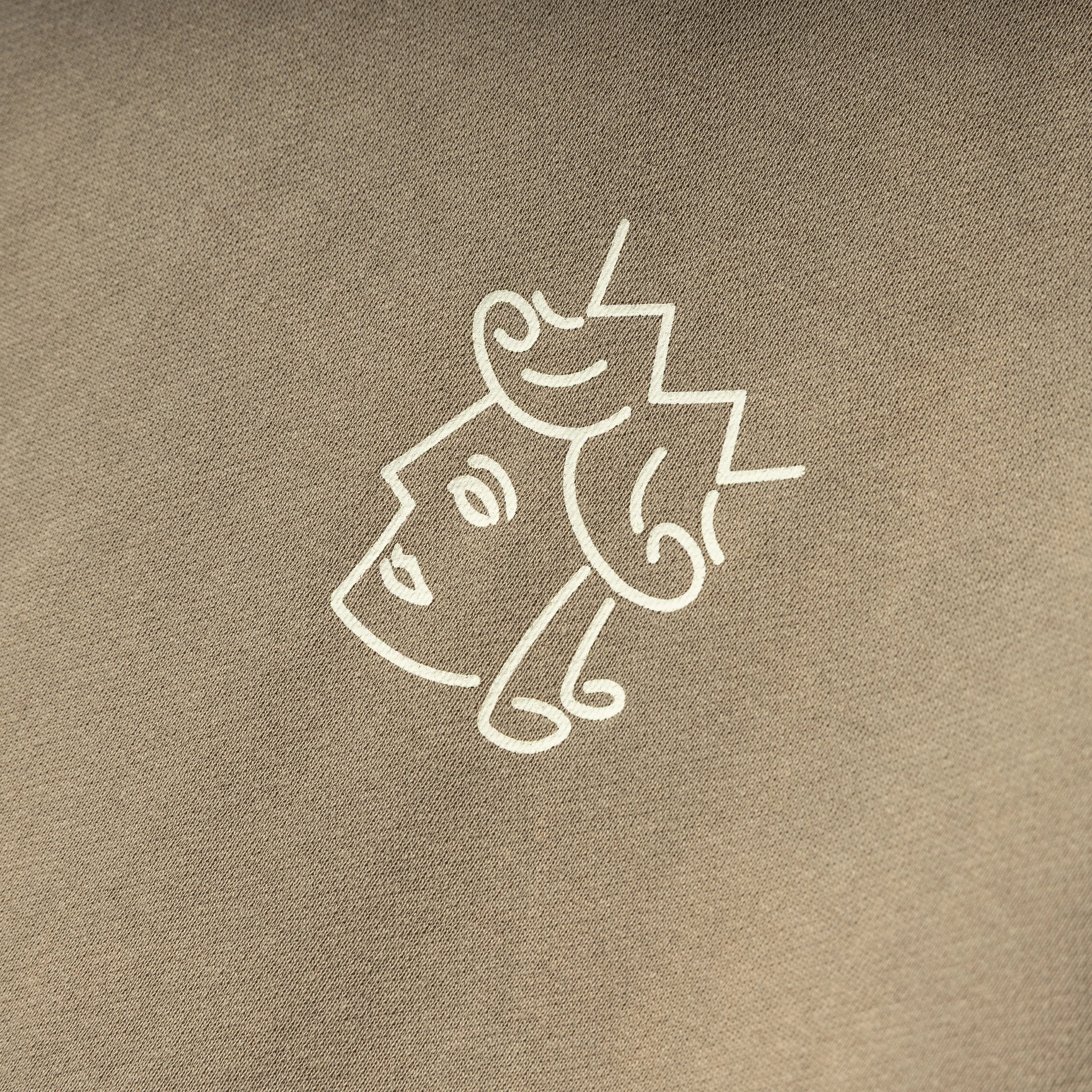 Sun Faded Queenhead Logo Tee | Beige - Image 3